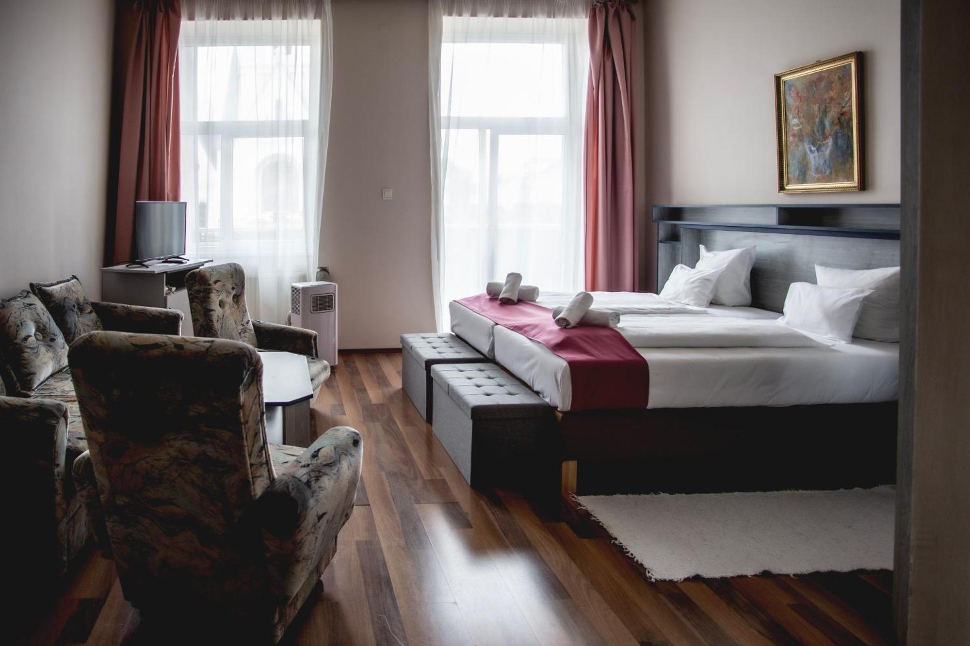 Kapos Hotel